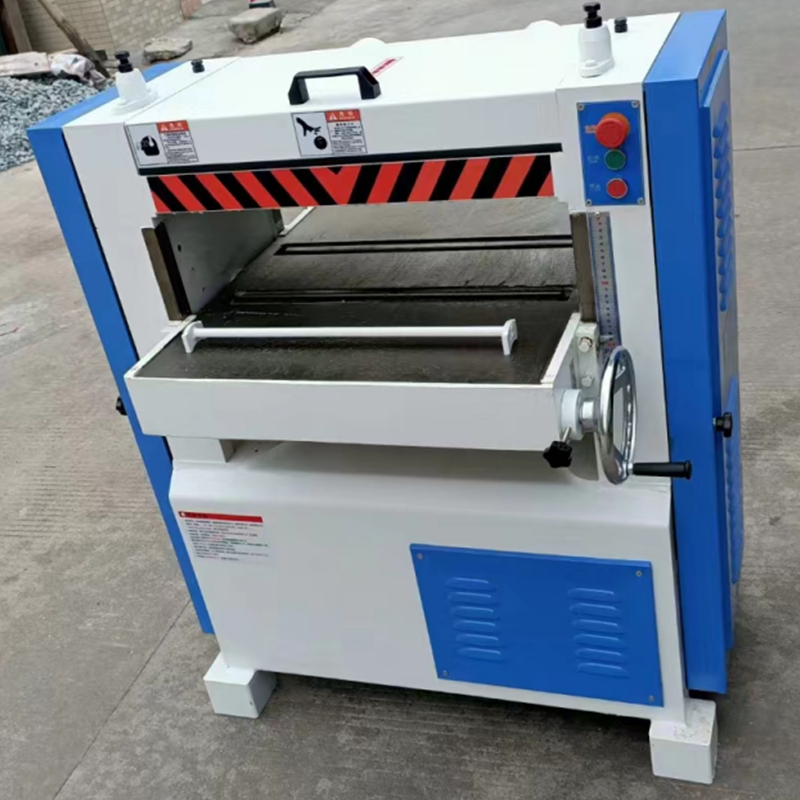 Przemysłowa automatyczna strug – Wood Woodworking recenzja i cena